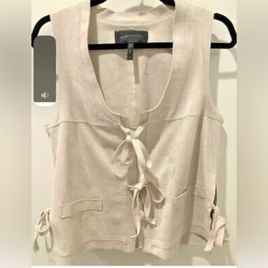 BCBG MAXAZRIA Brent suede vest in hazelnut never worn size xxs